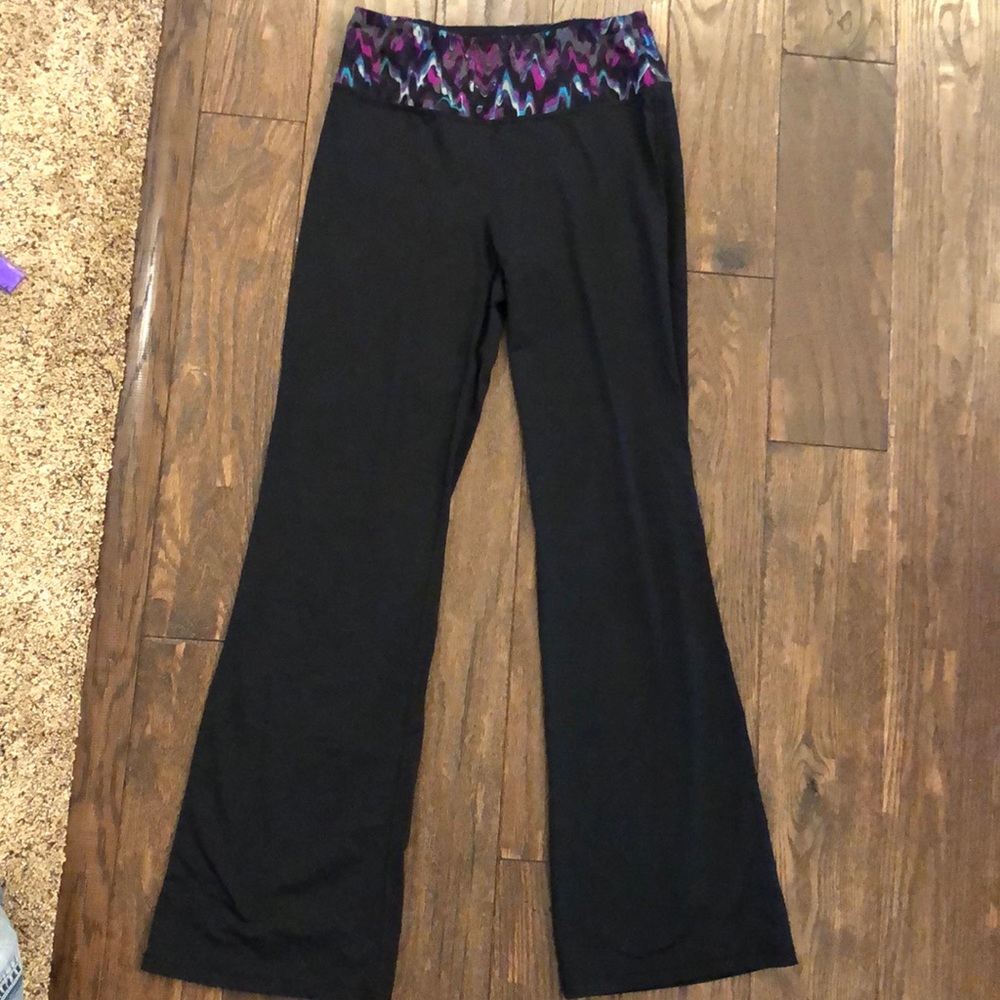 Maurice’s, size Medium Workout pant.